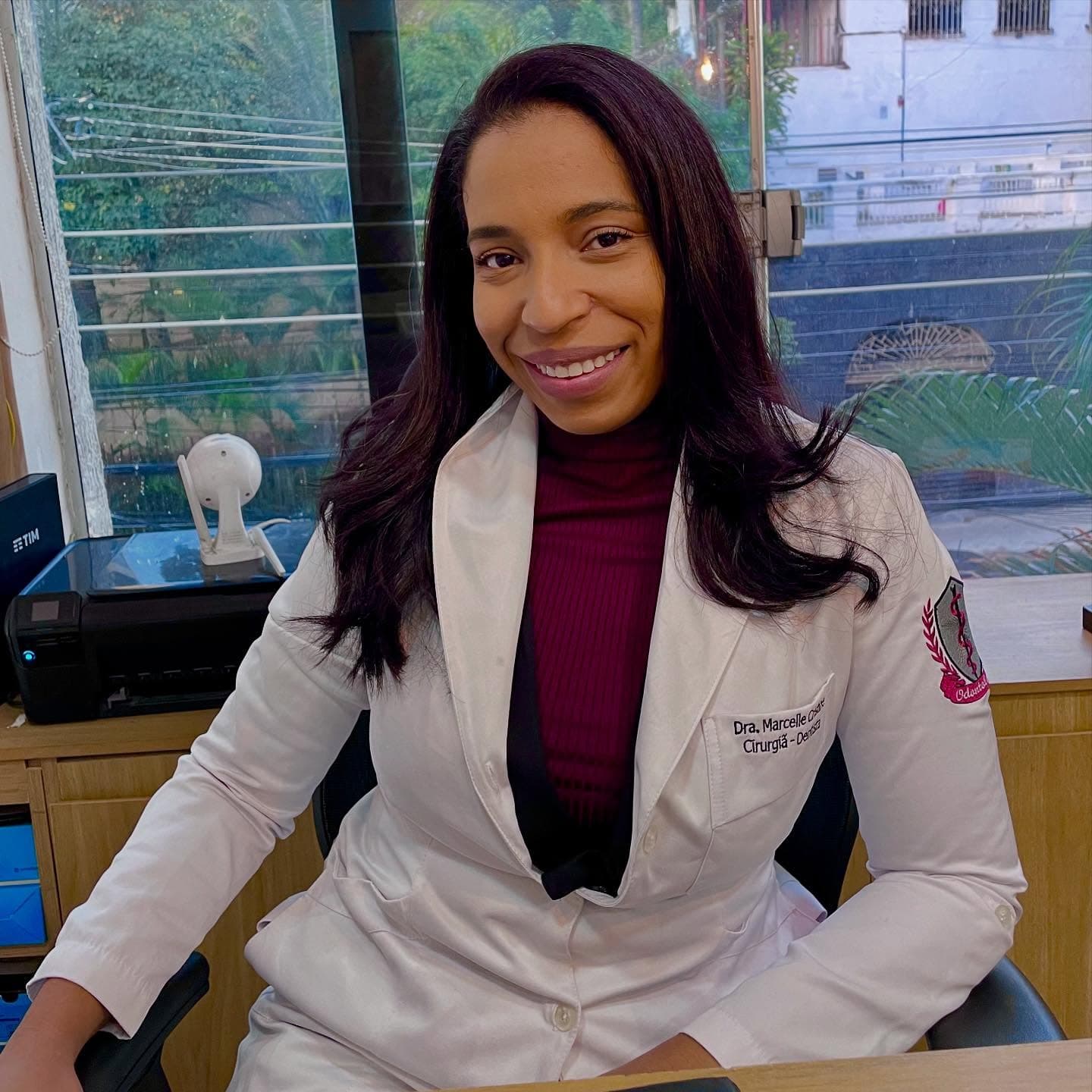 Dra. Marcelle Cristine no consultório